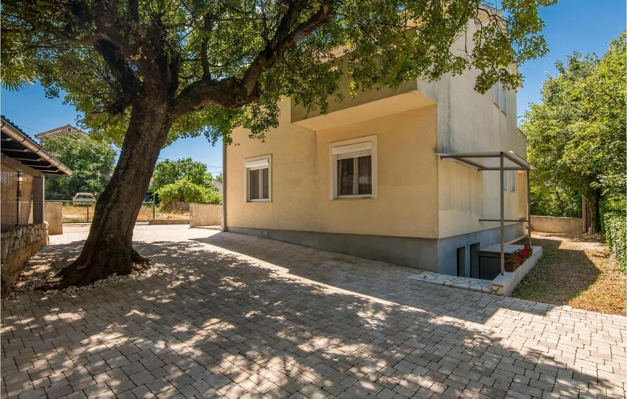 Nice Apartment In Malinska Dubasnica With Kitchen 0*,  Chorwacja