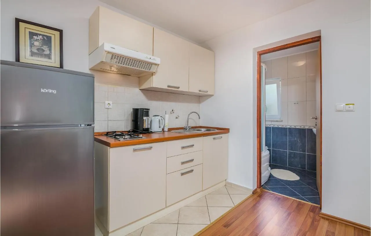 Nice Apartment In Malinska Dubasnica With Kitchen Chorwacja